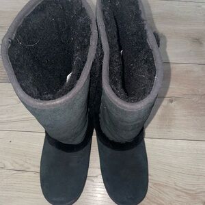 Big girls uggs size 4 worn
